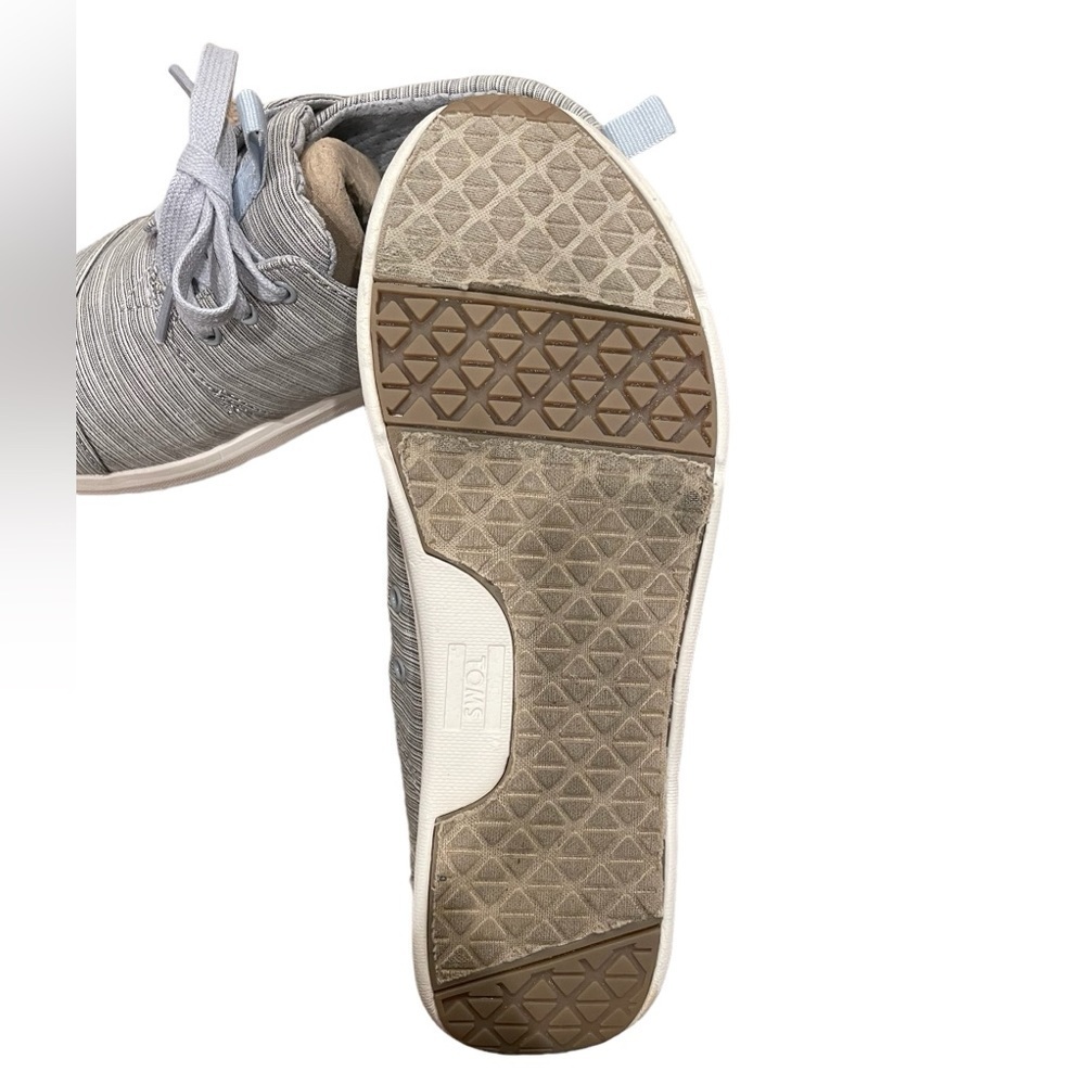 Tom’s Tennis Shoes - Picture 5 of 6
